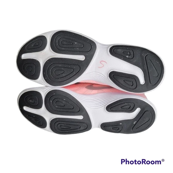 NIKE Girls Revolution 4 Sneakers - Picture 7 of 9